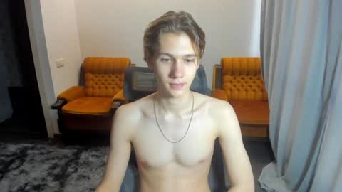 Snapshot of 0verlandd chatting on January 15, 2025, 3:33 am Adam online show from January 15, 2025, 3:33 am