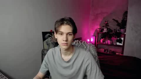 Snapshot of 0verlandd chatting on November 10, 2025, 9:41 am Adam online show from November 10, 2025, 9:41 am