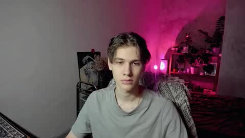 Snapshot of 0verlandd chatting on November 12, 2025, 12:05 pm Adam online show from November 12, 2025, 12:05 pm