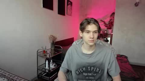 Snapshot of 0verlandd chatting on November 19, 2025, 9:53 am Adam online show from November 19, 2025, 9:53 am