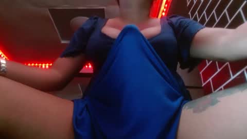 Snapshot of 11inchmonstercock4u chatting on December 15, 2024, 3:13 am  i am trixie im Your Selfsucking Mistress  online show from December 15, 2024, 3:13 am