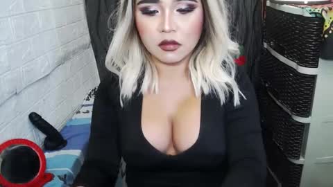 sexy kia online show from October 3, 2025, 1:24 am