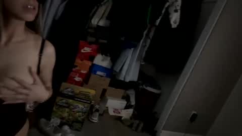 1980latinocouple online show from February 9, 2025, 8:11 am