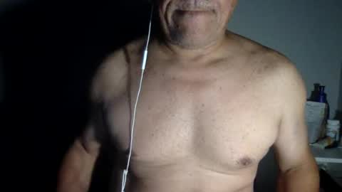 Snapshot of 1_maxx_1 chatting on August 2, 2026, 5:50 am 1_maxx_1 online show from August 2, 2026, 5:50 am