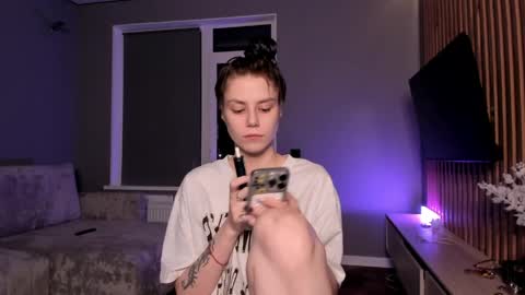 Lily 3 online show from April 28, 2026, 8:25 pm