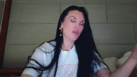 Onna online show from February 22, 2026, 3:51 am