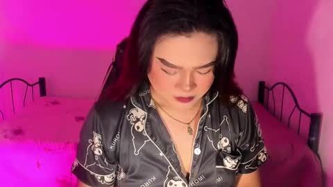 1lovelymess online show from November 12, 2025, 2:34 am