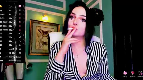 Moona  online show from March 6, 2025, 4:17 pm