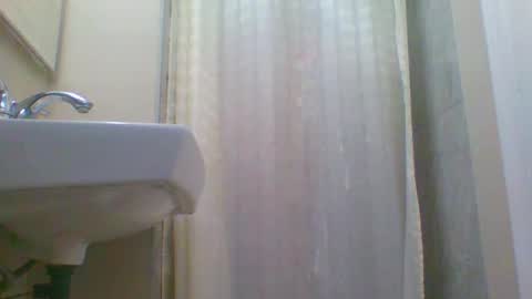 Snapshot of 1nastya8 chatting on December 7, 2024, 4:03 pm TheShyOne18 online show from December 7, 2024, 4:03 pm