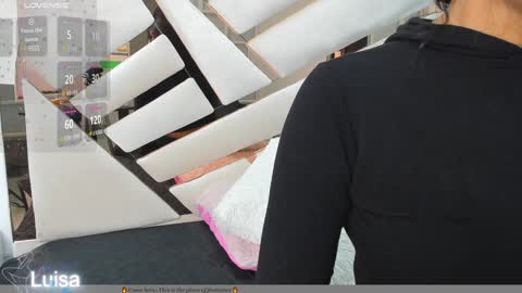 Snapshot of 1naughty_milf chatting on December 20, 2024, 11:21 am Luisa online show from December 20, 2024, 11:21 am