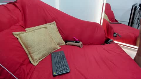 Snapshot of 1naughty_milf chatting on January 18, 2025, 10:39 pm Luisa online show from January 18, 2025, 10:39 pm