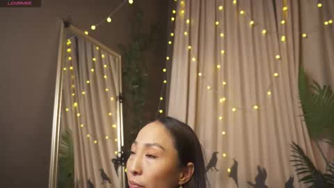 Snapshot of 1reisatumi chatting on October 30, 2025, 1:23 pm Rei online show from October 30, 2025, 1:23 pm