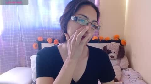 paola online show from November 18, 2025, 10:03 pm