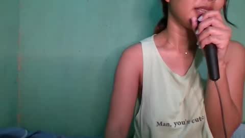 Snapshot of 1smile4u chatting on December 24, 2024, 10:33 am 1smile4u online show from December 24, 2024, 10:33 am