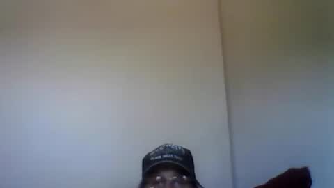 Snapshot of 1valentine chatting on February 15, 2025, 6:55 pm 1valentine online show from February 15, 2025, 6:55 pm