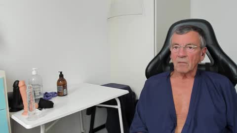 Henk online show from October 11, 2025, 11:09 am