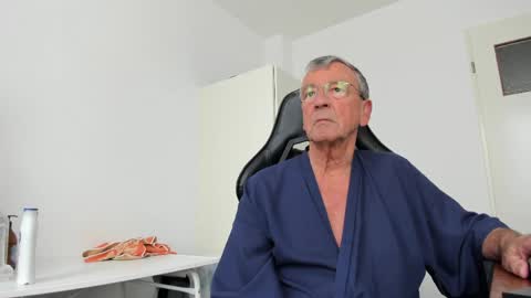 Henk online show from May 3, 2026, 12:22 pm