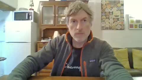 Snapshot of 22esserre chatting on December 9, 2024, 12:40 pm 22esserre online show from December 9, 2024, 12:40 pm