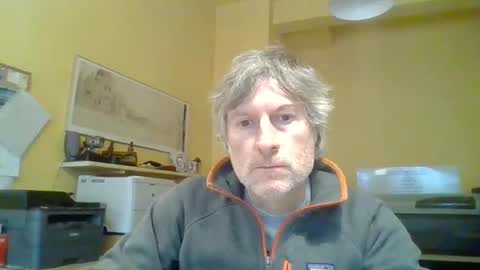 Snapshot of 22esserre chatting on December 18, 2024, 2:49 pm 22esserre online show from December 18, 2024, 2:49 pm