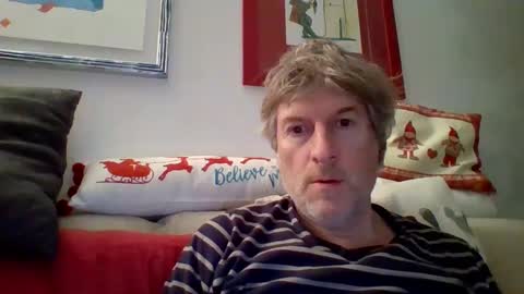 Snapshot of 22esserre chatting on December 25, 2024, 10:05 pm 22esserre online show from December 25, 2024, 10:05 pm