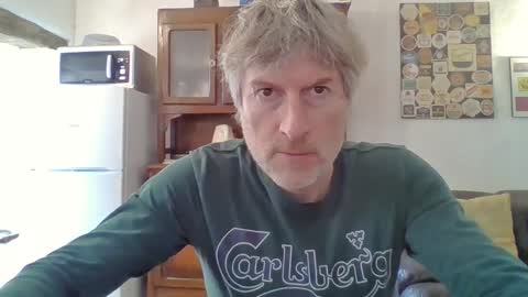 Snapshot of 22esserre chatting on December 27, 2024, 1:18 pm 22esserre online show from December 27, 2024, 1:18 pm