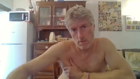 Snapshot of 22esserre chatting on September 12, 2025, 1:44 pm 22esserre online show from September 12, 2025, 1:44 pm