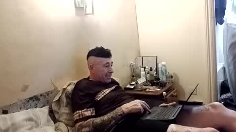 2_is_company_2026 online show from April 18, 2026, 2:37 am