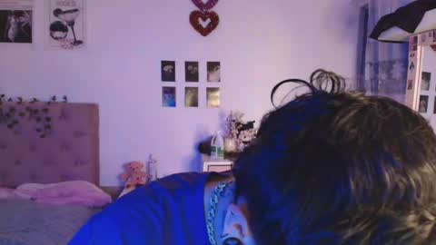 Snapshot of 2cb0y chatting on September 29, 2025, 8:13 pm  BAD  online show from September 29, 2025, 8:13 pm