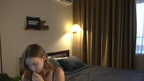 Elley  online show from February 18, 2026, 2:35 pm