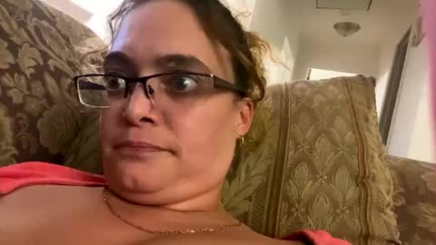 2hotnot2 online show from September 26, 2025, 7:01 am