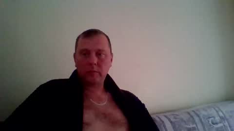 Snapshot of 2ndlipeater chatting on October 3, 2025, 8:33 am Girts online show from October 3, 2025, 8:33 am