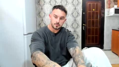 Snapshot of 2sexymuscles chatting on May 22, 2026, 8:25 pm 2sexymuscles online show from May 22, 2026, 8:25 pm