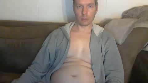 2small4you83 online show from March 9, 2026, 10:52 am