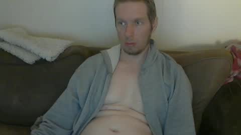 2small4you83 online show from April 24, 2026, 1:02 pm