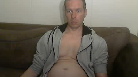 2small4you83 online show from May 28, 2026, 2:09 am
