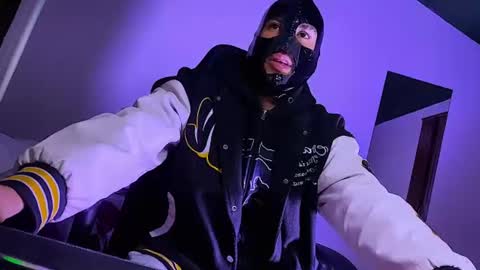 Snapshot of 3v1l_ chatting on June 18, 2026, 10:36 pm E V I L online show from June 18, 2026, 10:36 pm