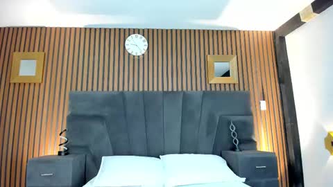 3X NAXAA online show from October 17, 2025, 1:25 pm