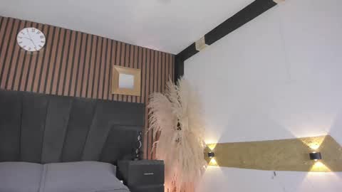 3X NAXAA online show from April 17, 2026, 2:09 pm