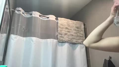 KC420Couple online show from December 17, 2025, 7:09 pm