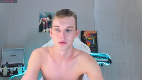 Snapshot of 4ever_dude chatting on January 29, 2025, 4:47 am Andrew online show from January 29, 2025, 4:47 am