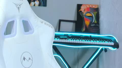 Snapshot of 4ever_dude chatting on February 20, 2025, 3:56 am Andrew online show from February 20, 2025, 3:56 am