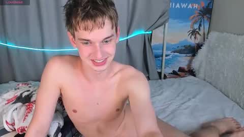 Snapshot of 4ever_dude chatting on October 18, 2025, 2:40 pm Andrew online show from October 18, 2025, 2:40 pm