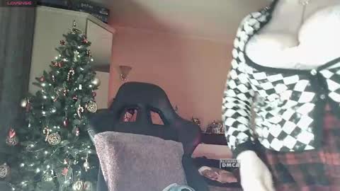 6_dream_9 online show from May 20, 2026, 8:04 pm