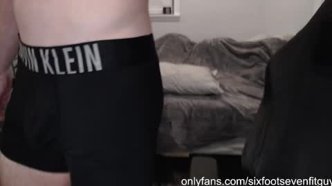 Snapshot of 6foot7fitguy chatting on November 14, 2025, 11:24 pm 6foot7fitguy online show from November 14, 2025, 11:24 pm