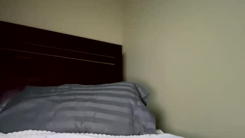 6incher LB online show from November 19, 2025, 6:46 am