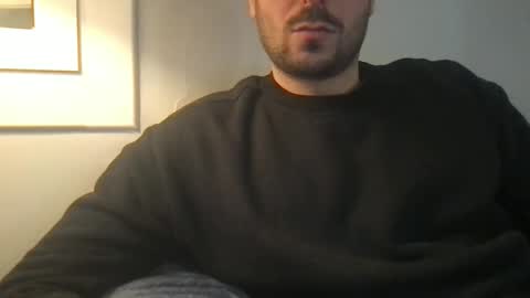 6tu online show from November 28, 2025, 10:34 pm