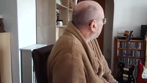  Papi  online show from February 28, 2025, 11:25 am