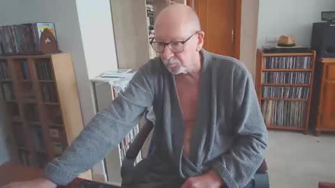  Papi  online show from November 5, 2025, 9:53 am