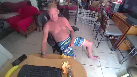 Snapshot of 86406stud chatting on February 8, 2026, 8:34 pm 86406stud online show from February 8, 2026, 8:34 pm