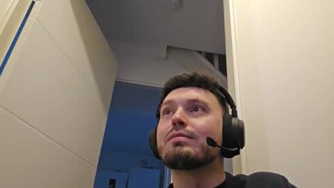 8inchdude93 online show from February 5, 2026, 3:05 pm